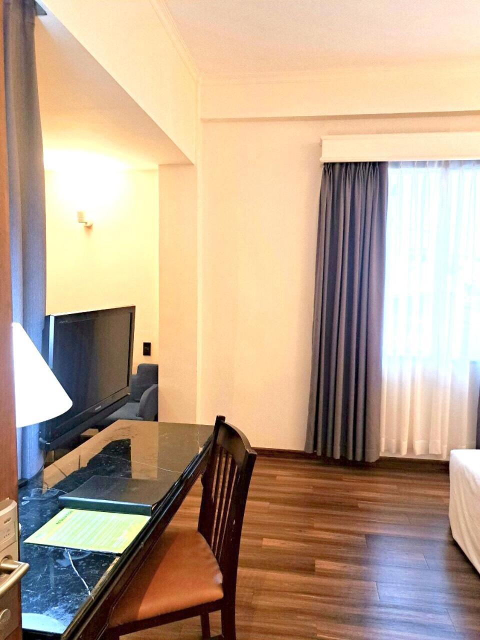 Liberty 2 Hotel Ho Chi Minh City Exterior photo
