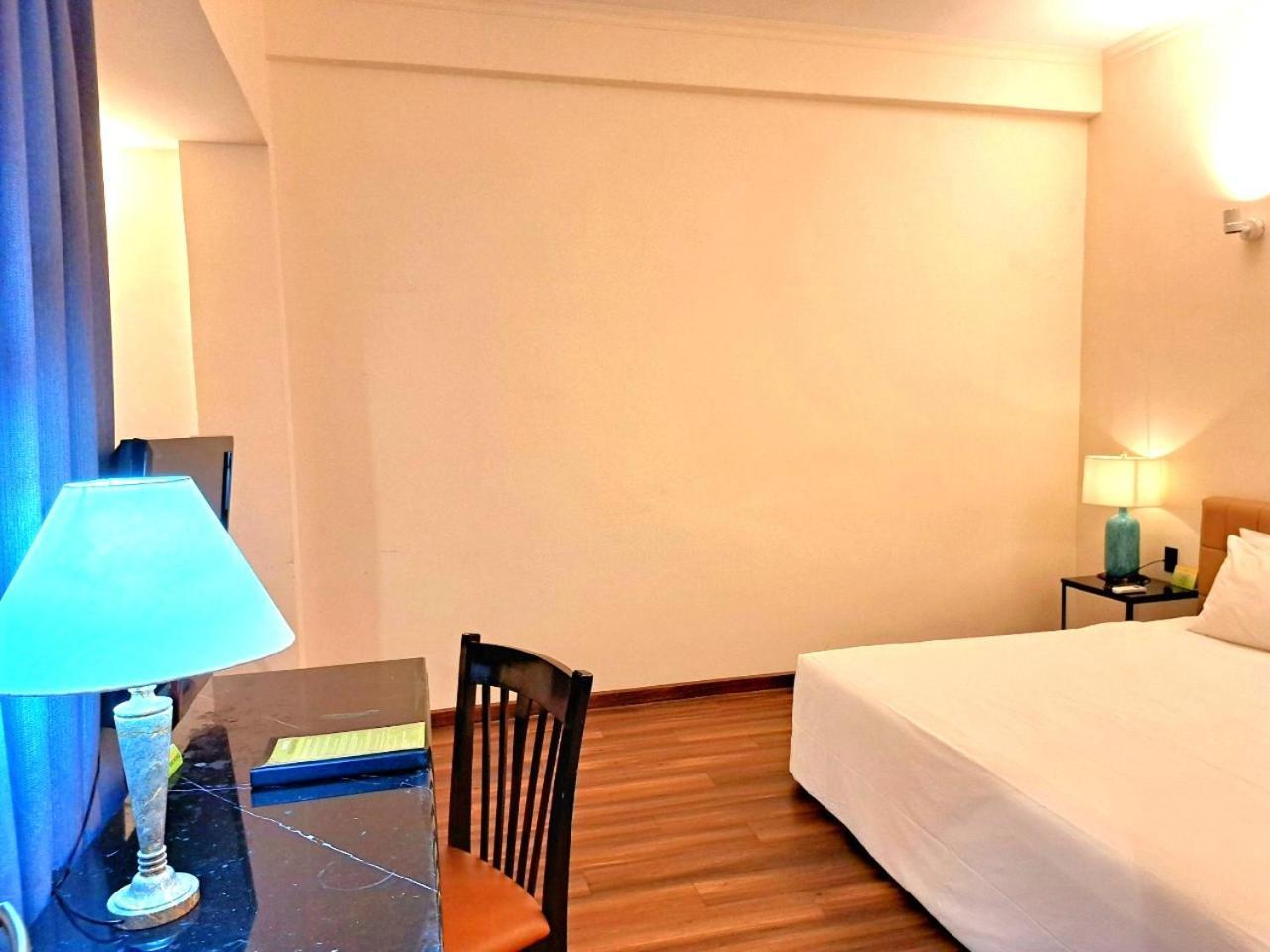 Liberty 2 Hotel Ho Chi Minh City Exterior photo