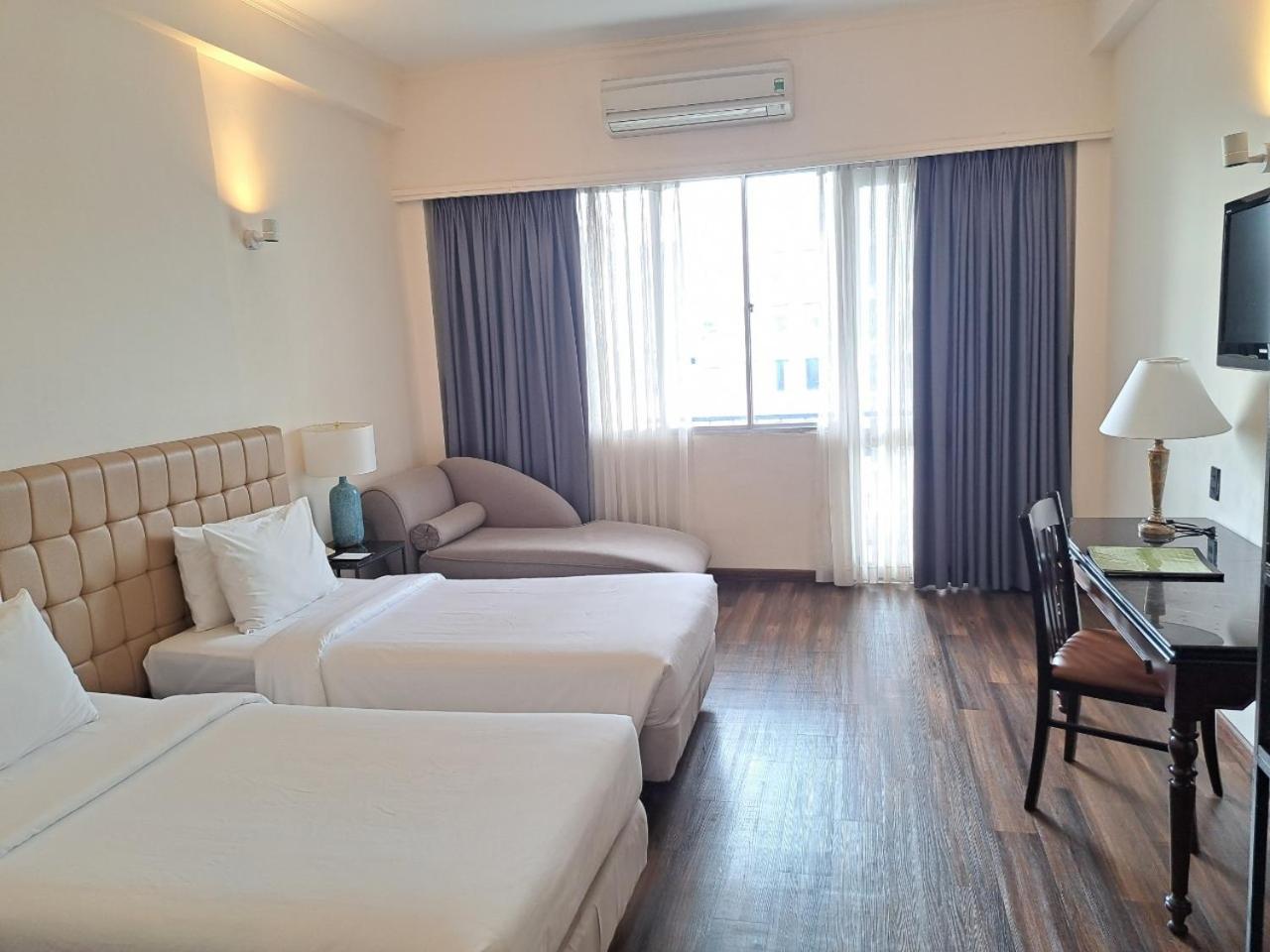 Liberty 2 Hotel Ho Chi Minh City Exterior photo