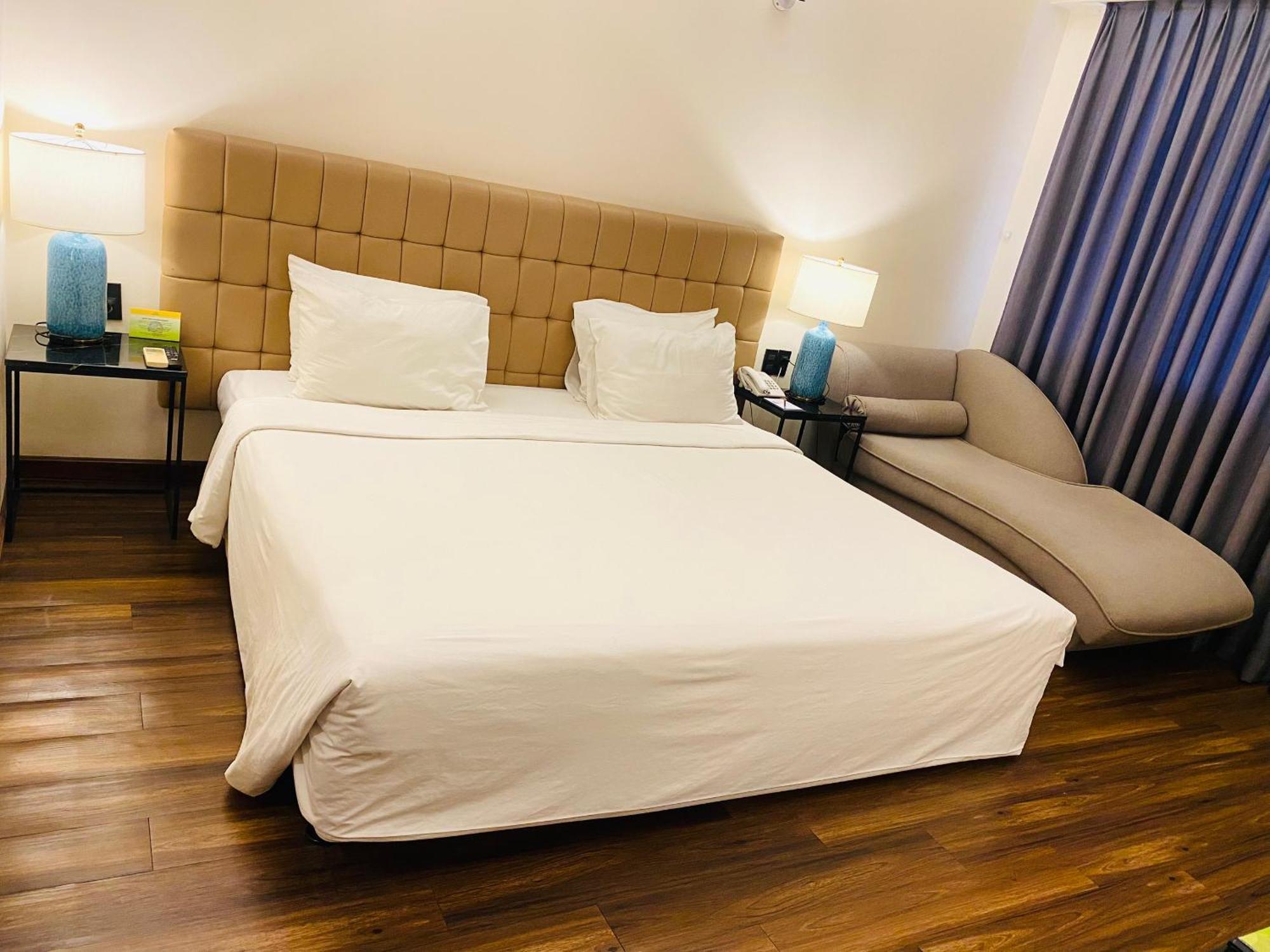 Liberty 2 Hotel Ho Chi Minh City Exterior photo
